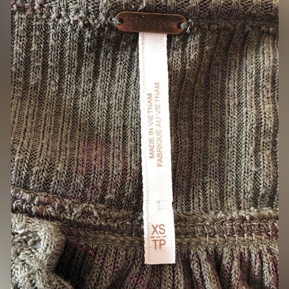 Free People Oversized Waffle Knit Leo Henley Top - Picture 4 of 4